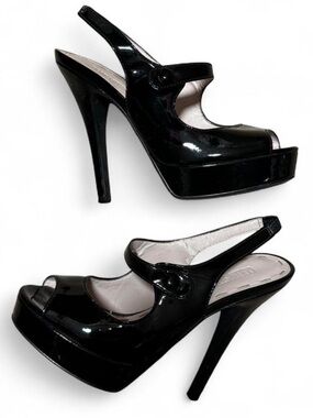 Black Patent Mary Jane Pumps